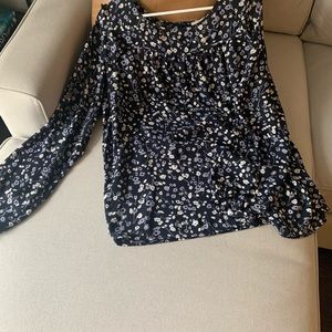 Blouse loft size XL